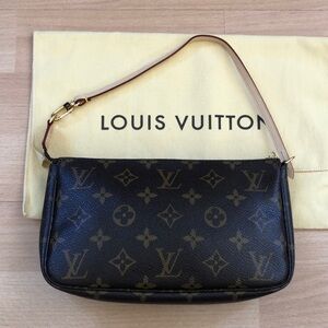 🌸🌸STUNNING 🌸🌸AUTHENTIC🌸 Louis Vuitton Pochette Accessory